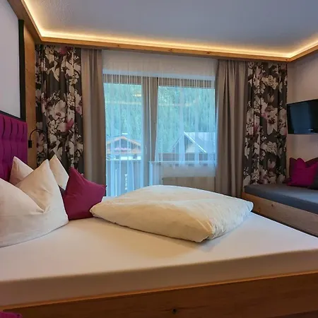 莱克斯奈尔旅馆 4*