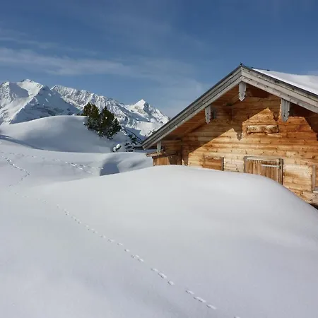 Lexner بيت ضيافة 4*