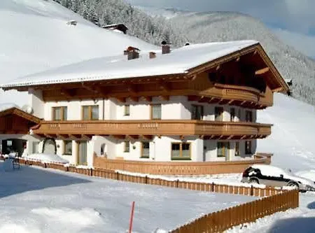 Lexner Guest house Tux