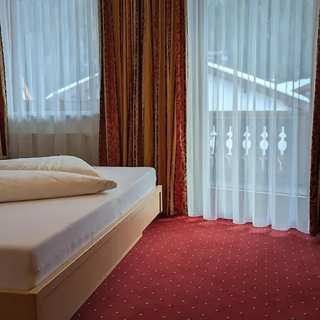 Lexner Тукс